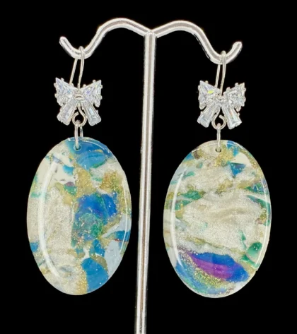Winter Wonderland Drop Oval With Bow Earrings