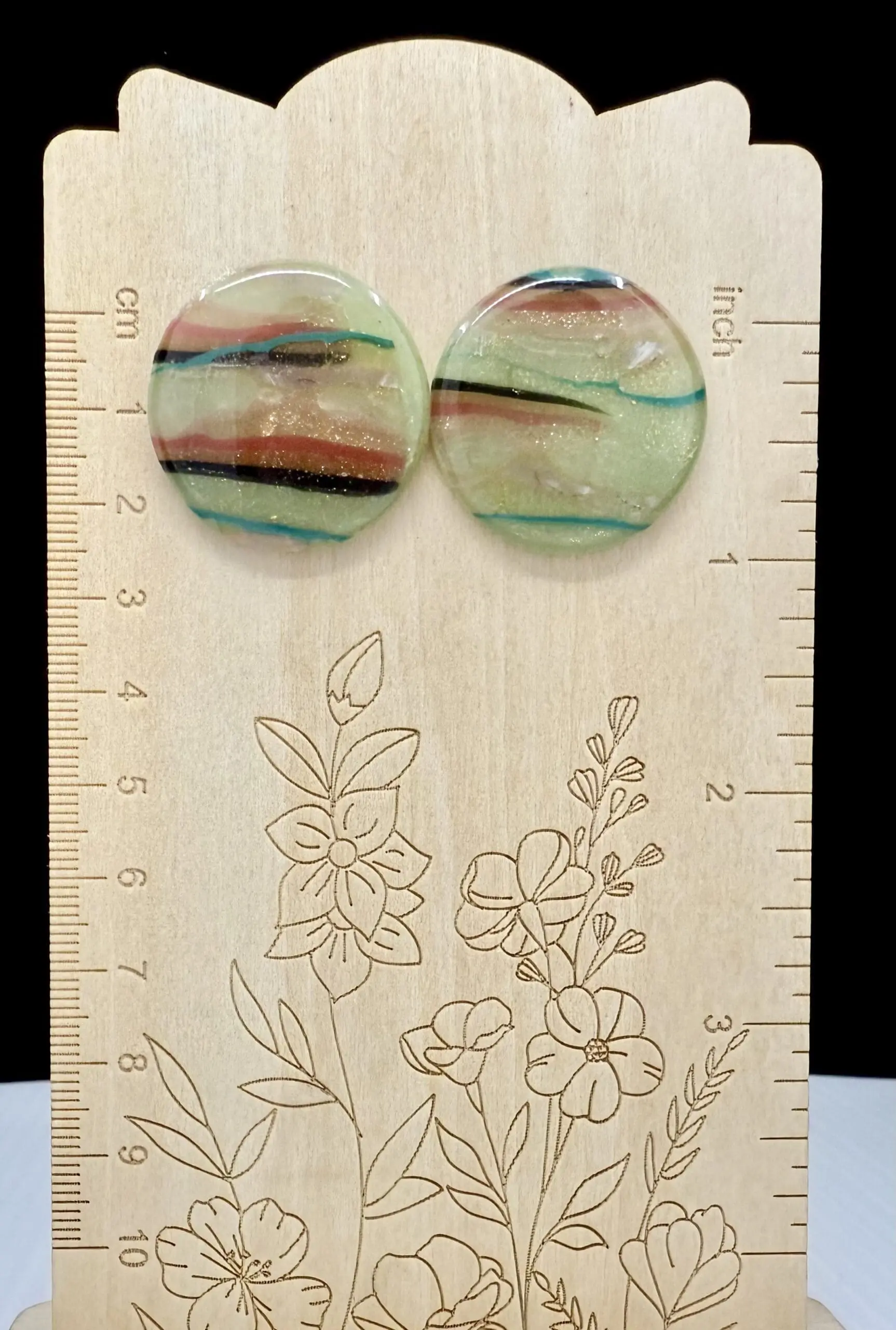 Floating Lines Oversized Stud Earrings - Image 3