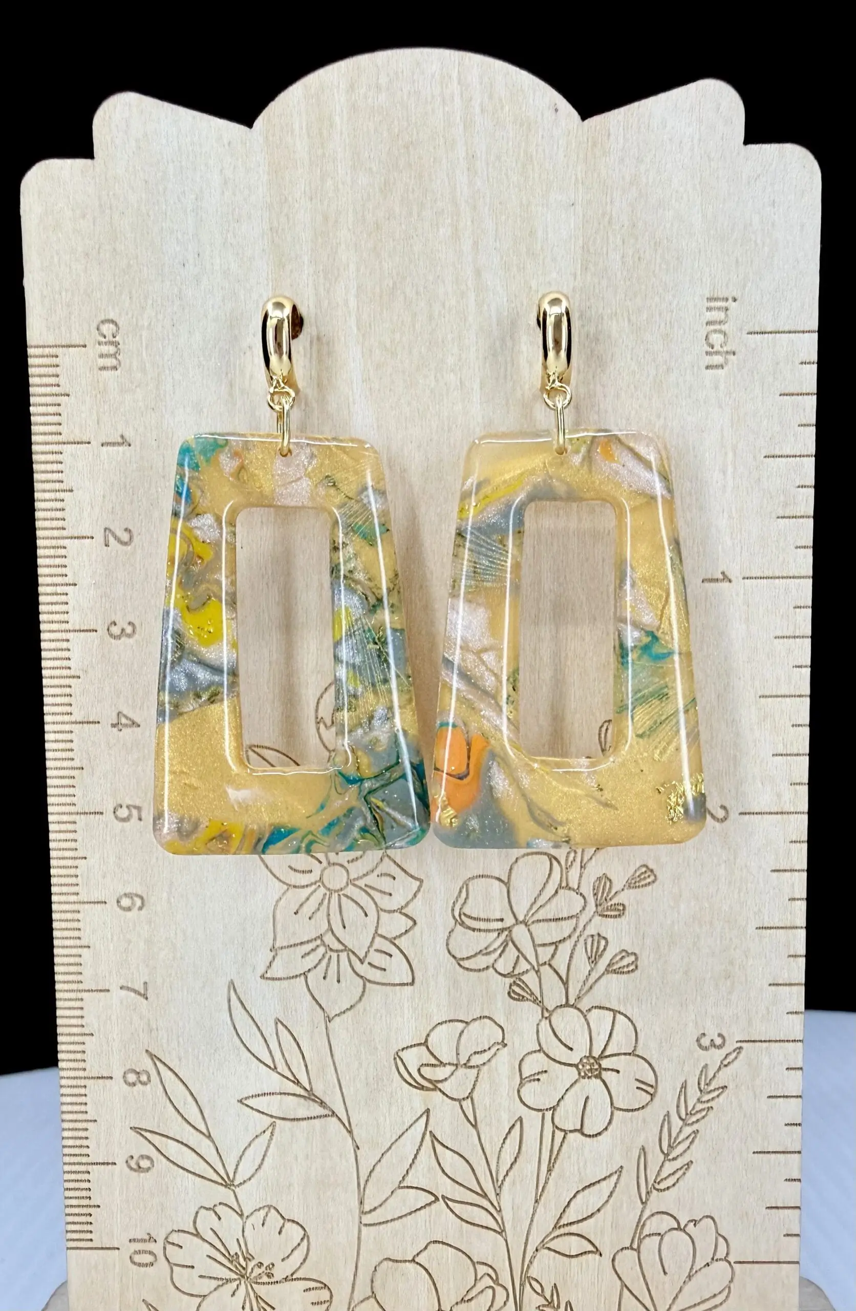 Beachy Luxe Open Rectangle Drop Earrings - Image 3