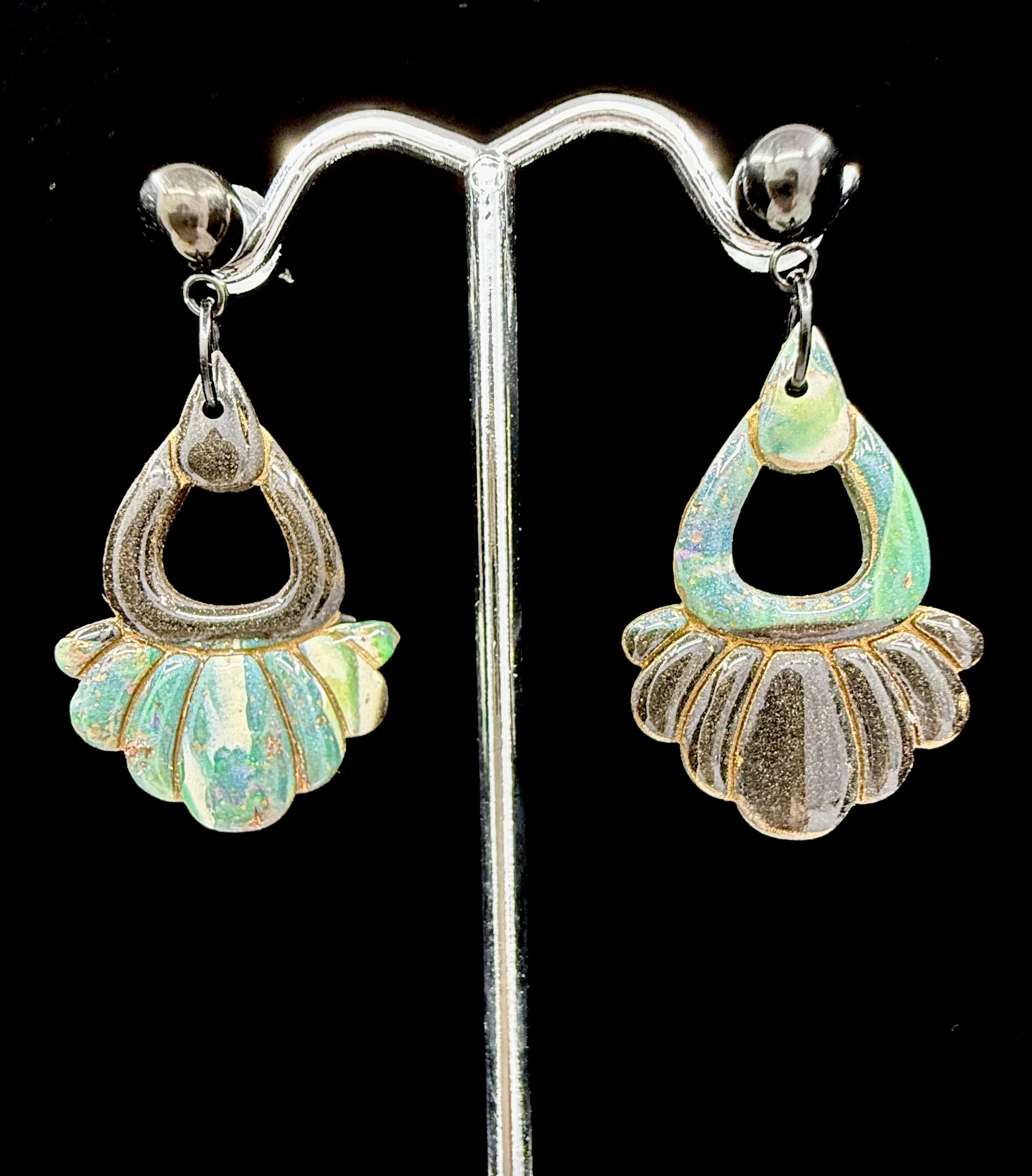 Retro Luxe Fan Drop Earrings