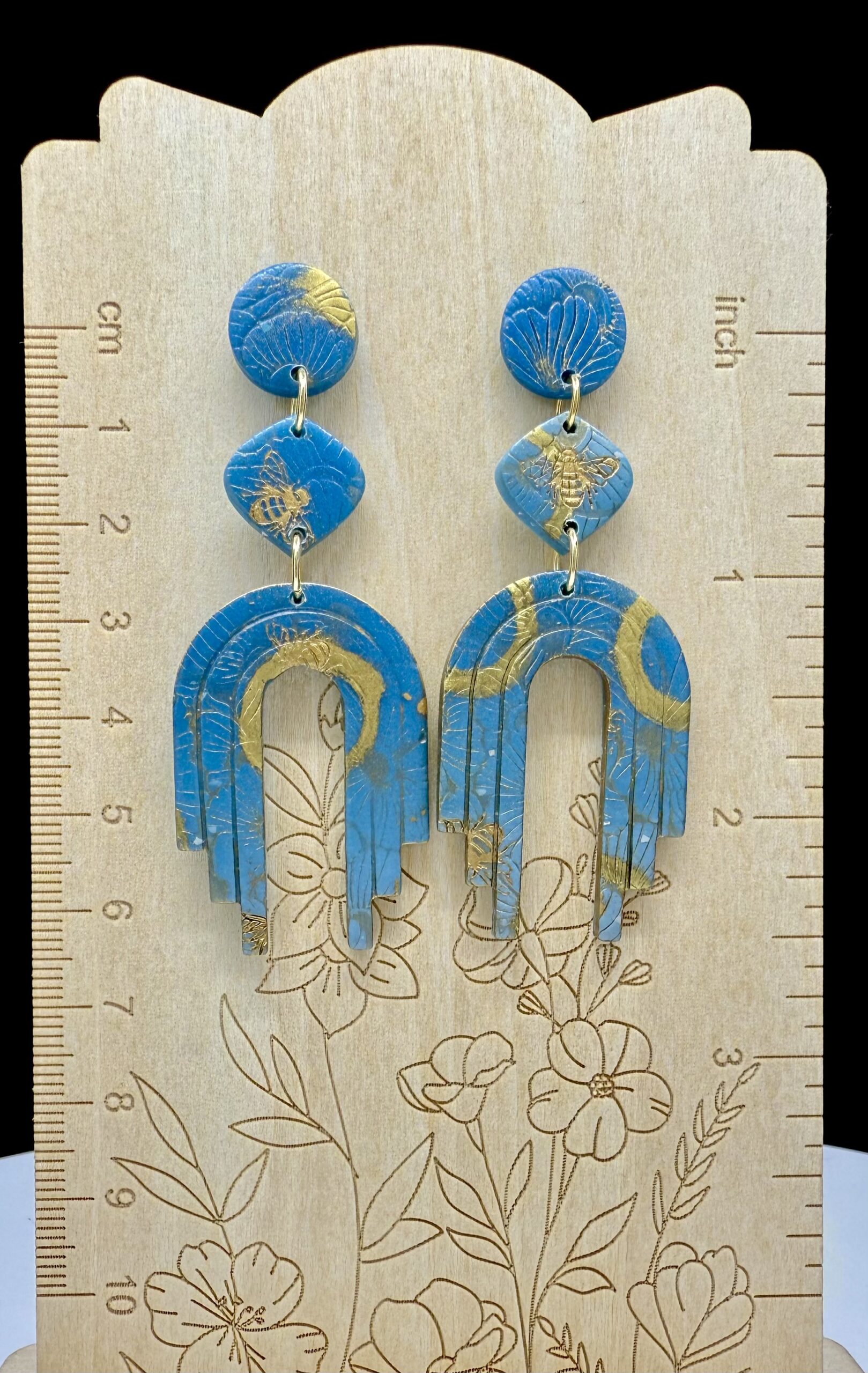 SkyBright Bee Modern Arch Earrings - Image 3