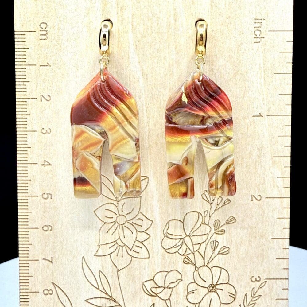 Eternal Burning Embers Pointed Arch Earrings - Image 3